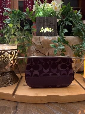 NWOT Coach Plum Signature Wristlet with Gold Hardware & Coach leather tag